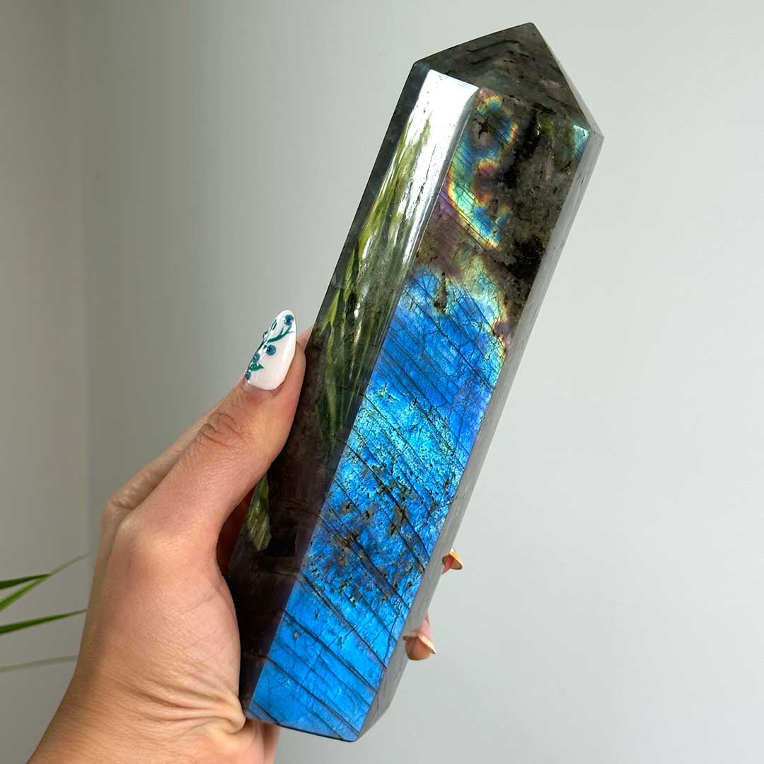 Madagaszkári Labradorit torony (prémium!)