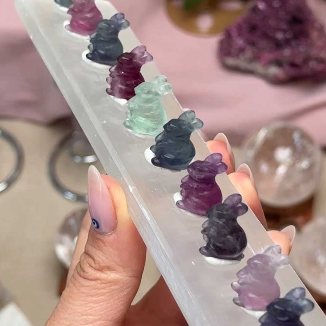 Fluorit nyuszi faragvány