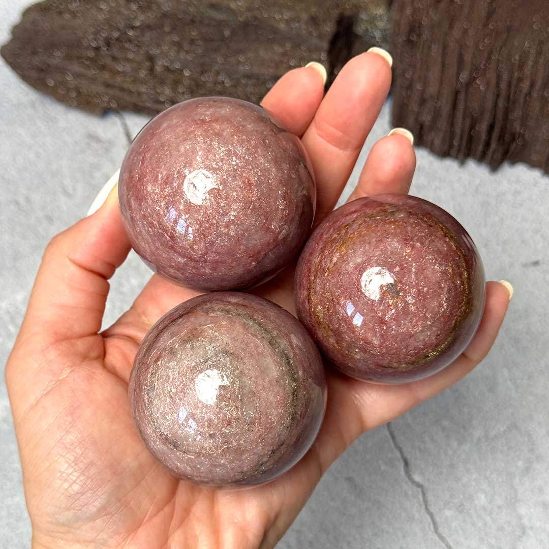 Madagaszkári Eperkvarc gömb - extrán csillogós!