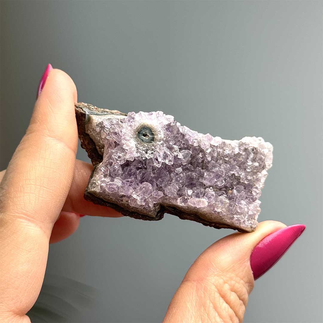 Sztalaktit virágos Ametiszt telep