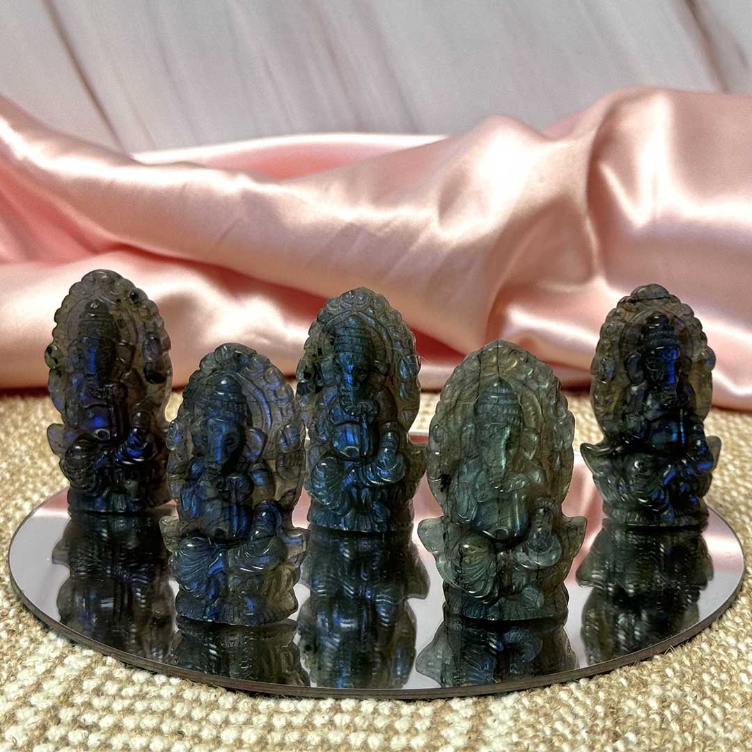 Fénylő Labradorit Ganesha - Image 4
