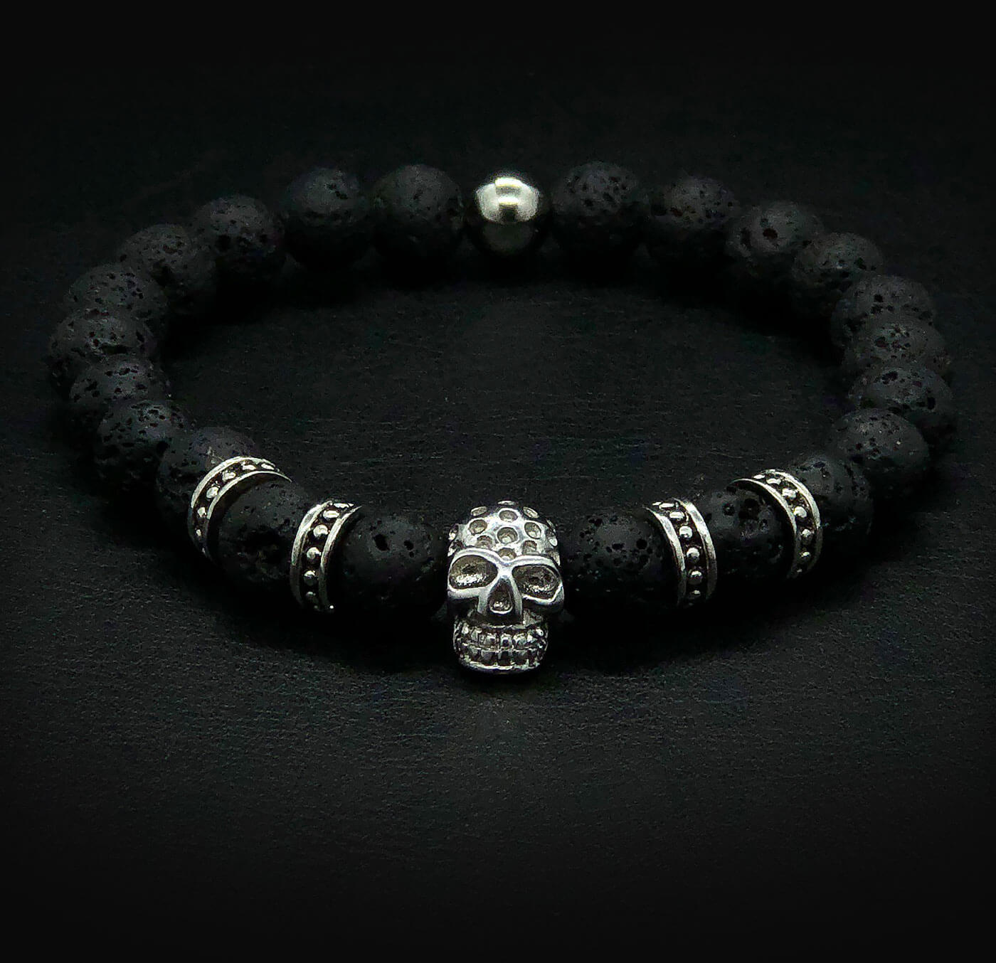 Crusader - Lávakő és acél koponya karkötő