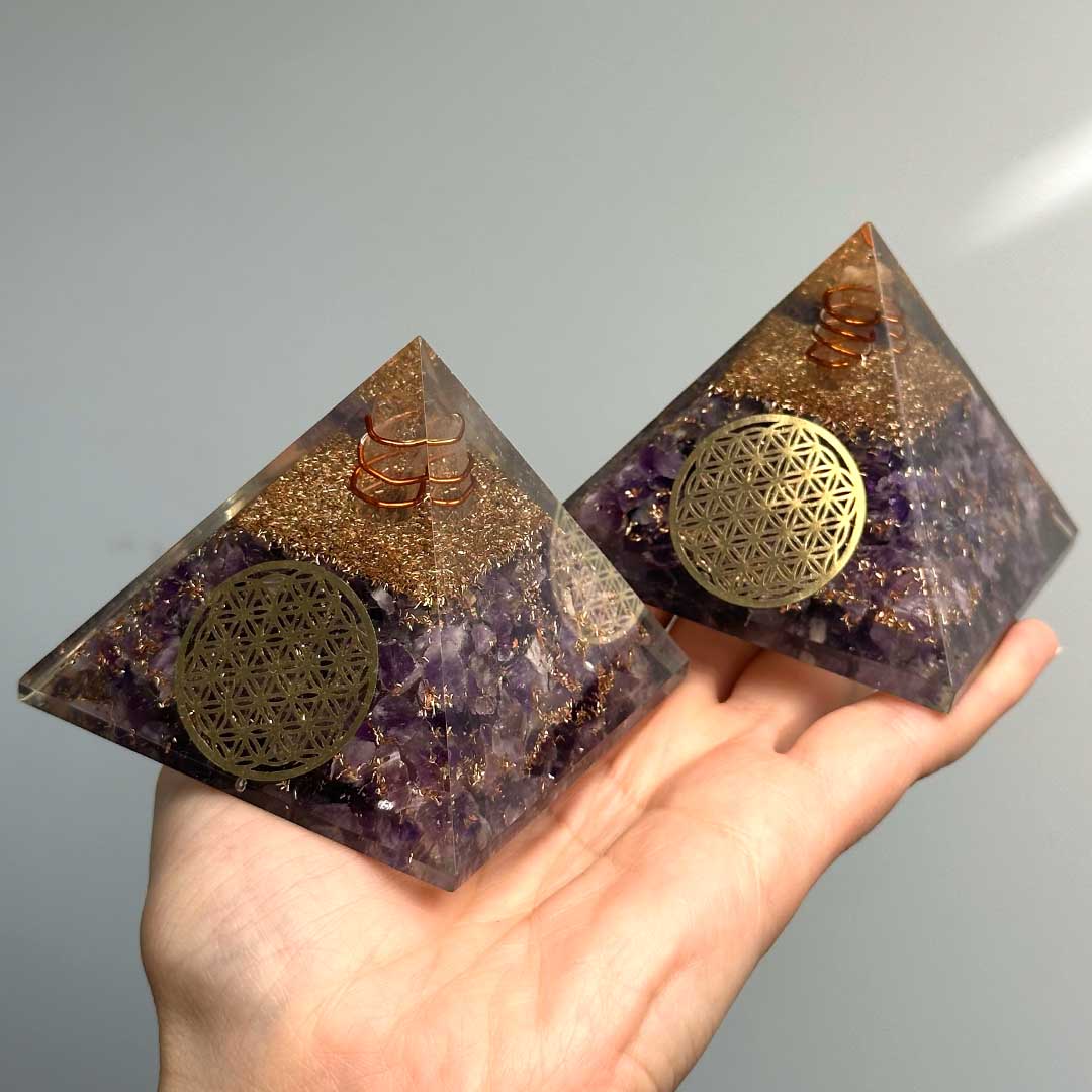 Orgonit piramis Ametiszttel és Hegyikristállyal - Image 3
