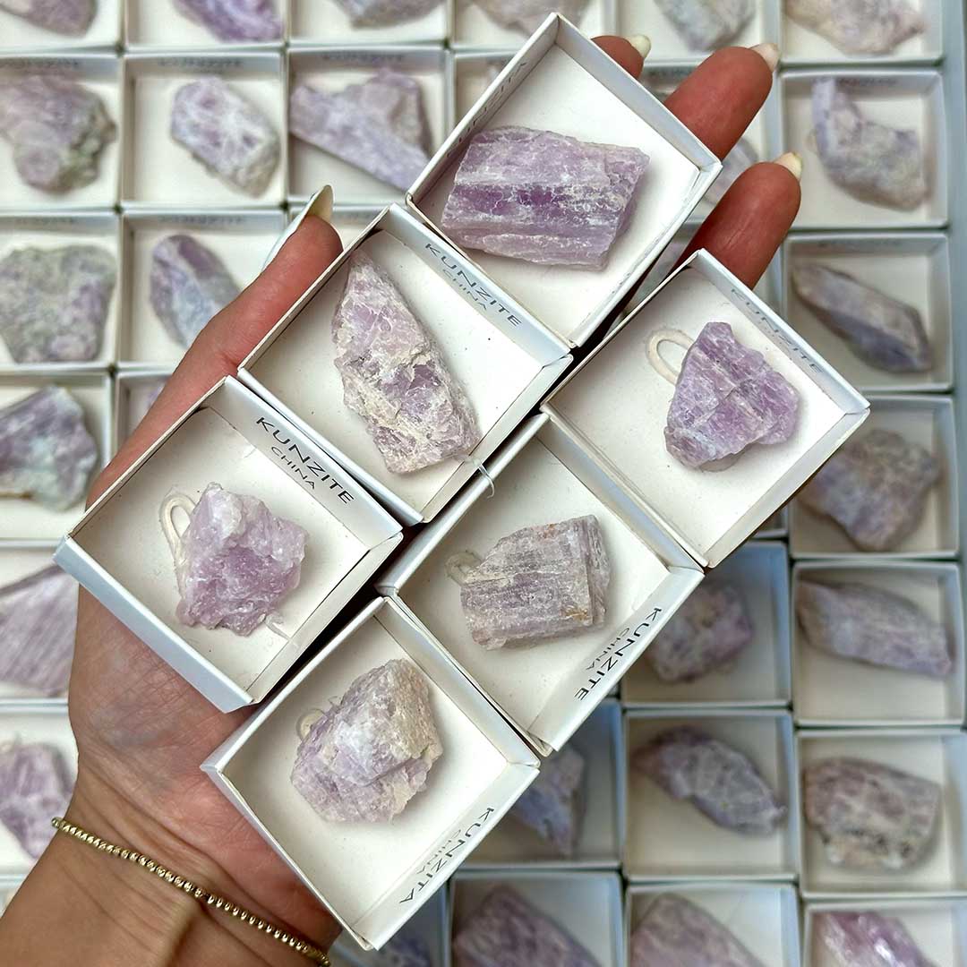 Kunzit nyers ásvány