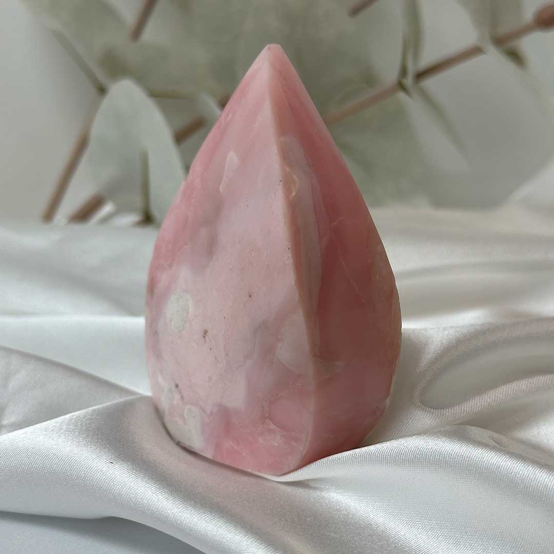 Perui Pink opál csavart csiszolat