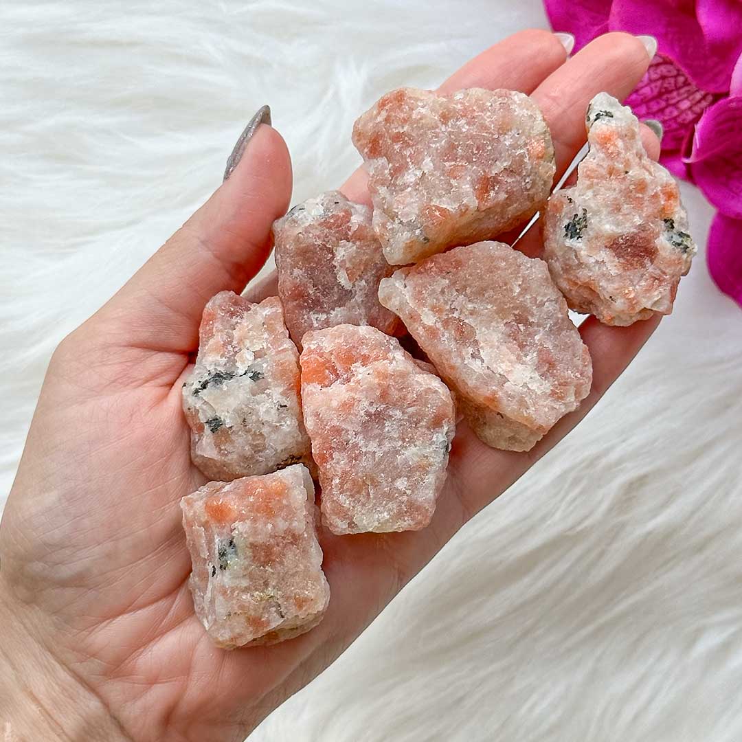 Napkő nyers ásvány