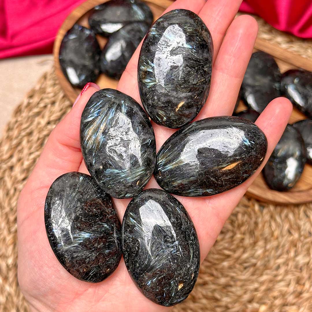 Asztrofillit lapos marokkő