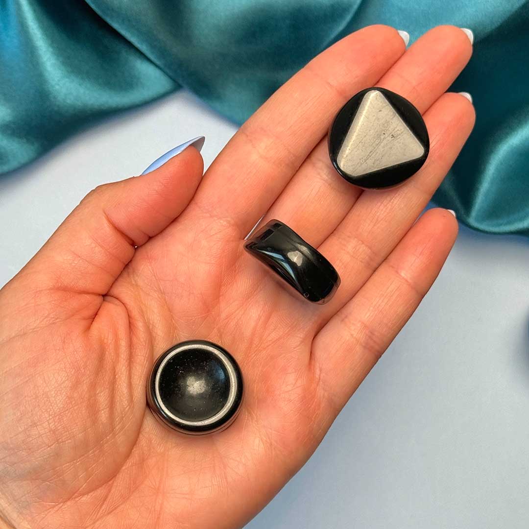 Obszidián golyótartó