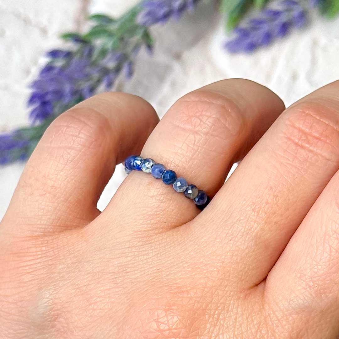 Szodalit ásvány gyűrű