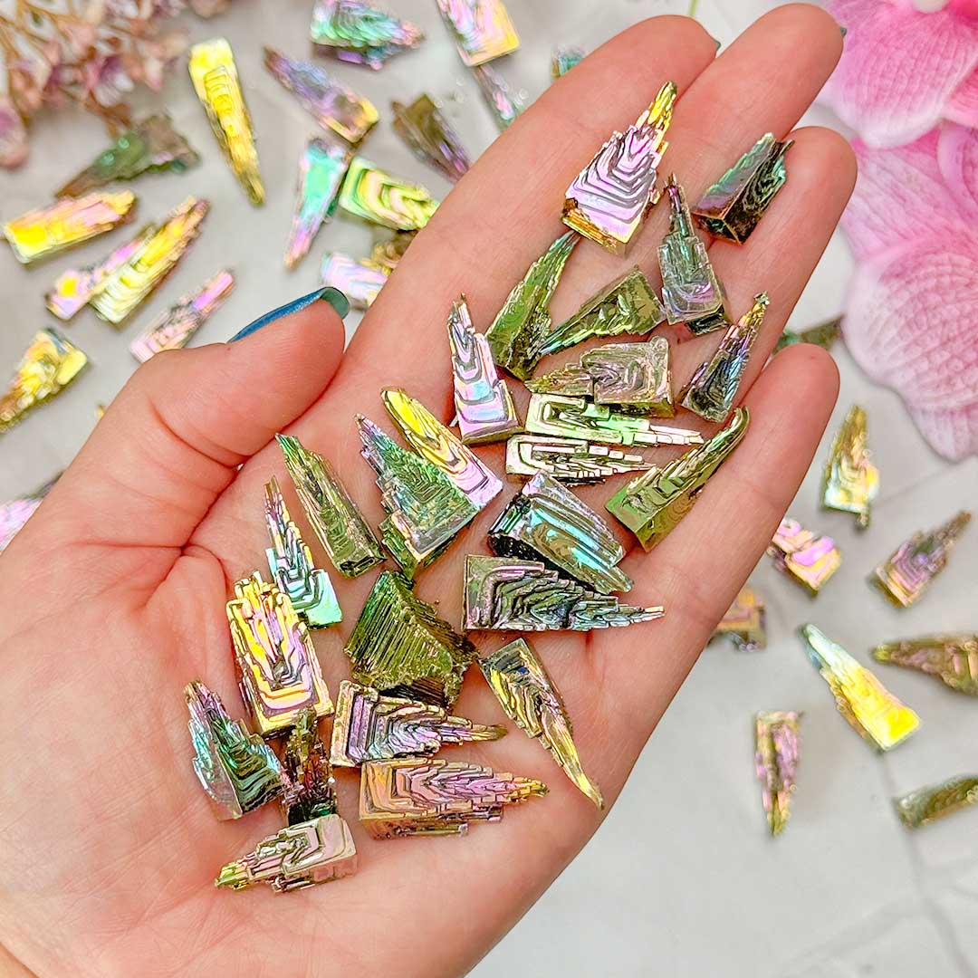 Bizmut nyers piramis