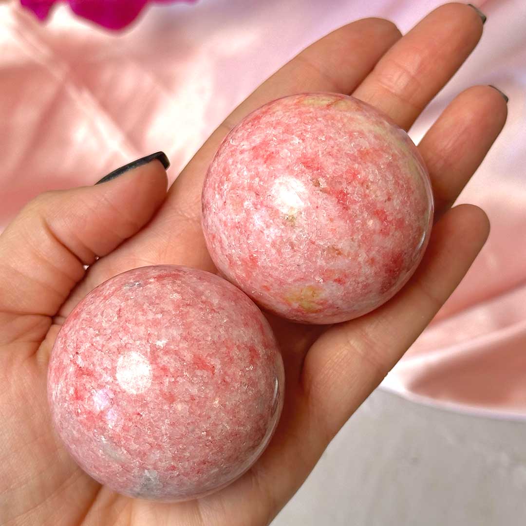 Thulit gömb (ritka)