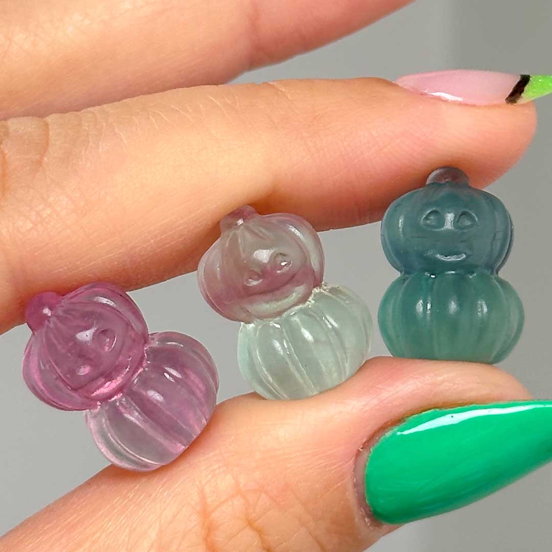 Halloweeni Tök faragvány fluorit ásványból (3)