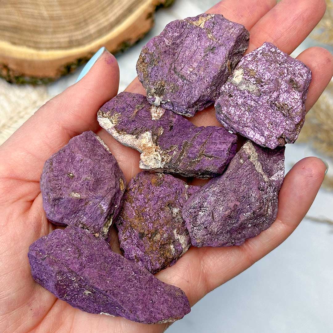 Purpurit nyers fényes ásvány