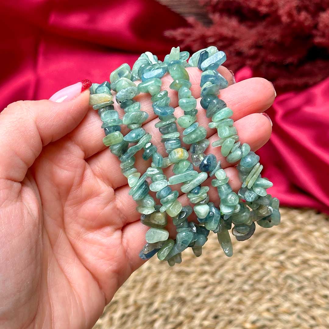 Kianit szemcse karkötő