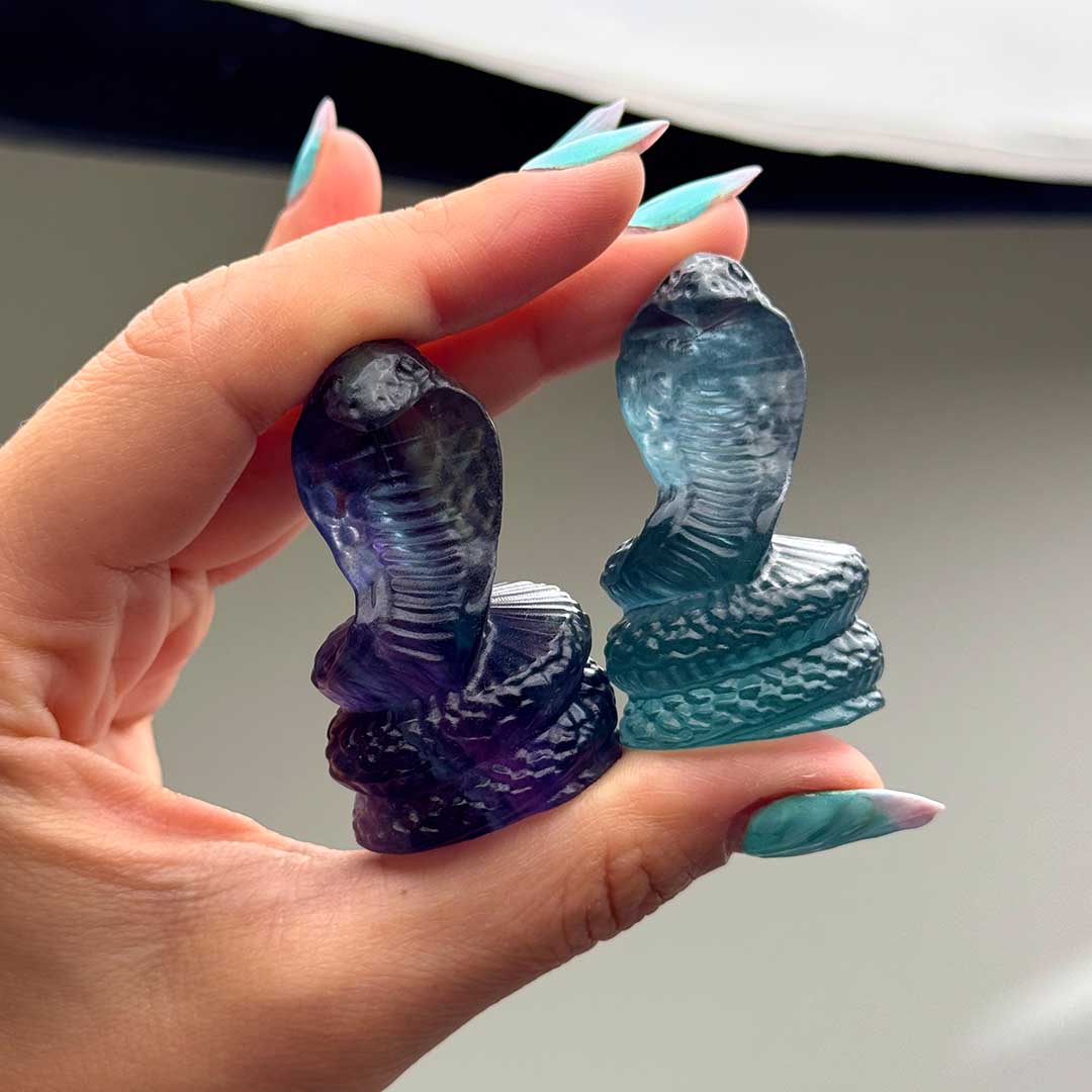 Fluorit kígyó faragvány - prémium anyag és csiszolás!