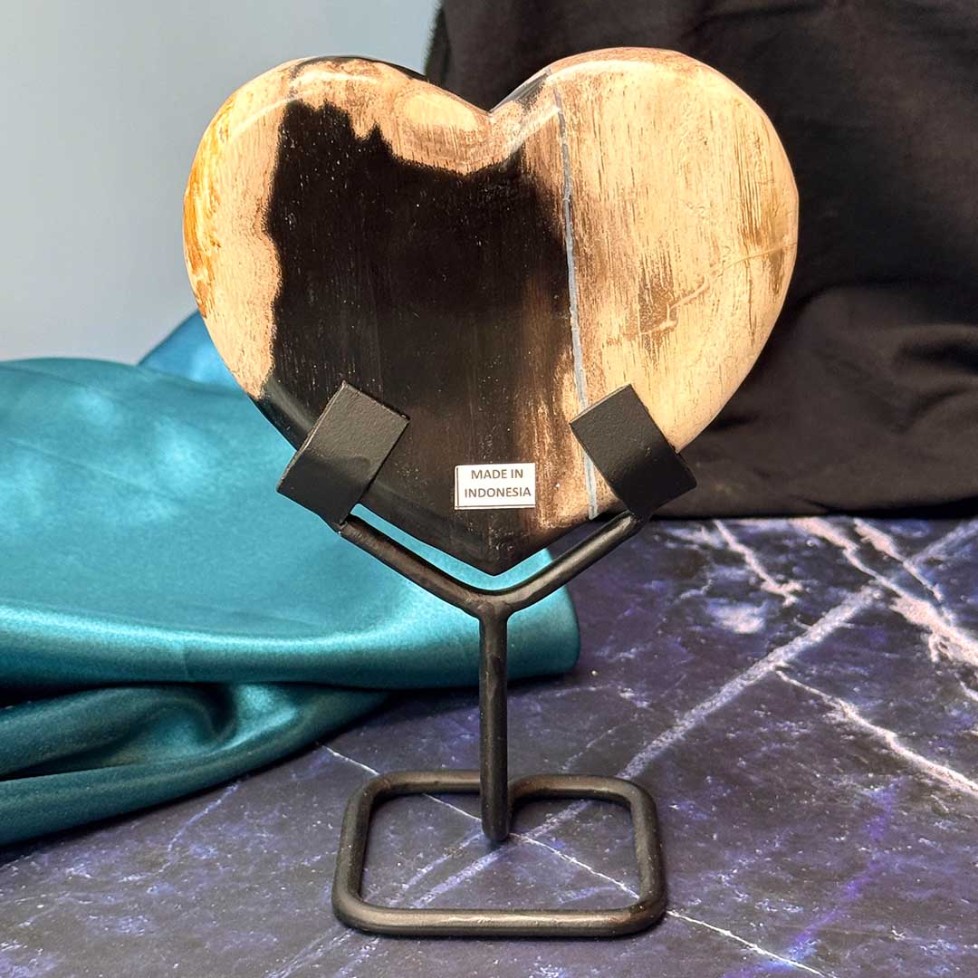 Indonéz Fosszilizálódott fa kövület Szív állvány (1) - Image 3