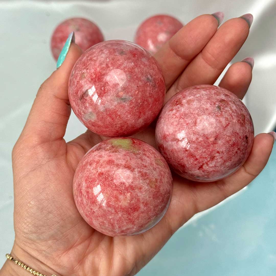 Extra pink Thulit gömb (ritkaság)