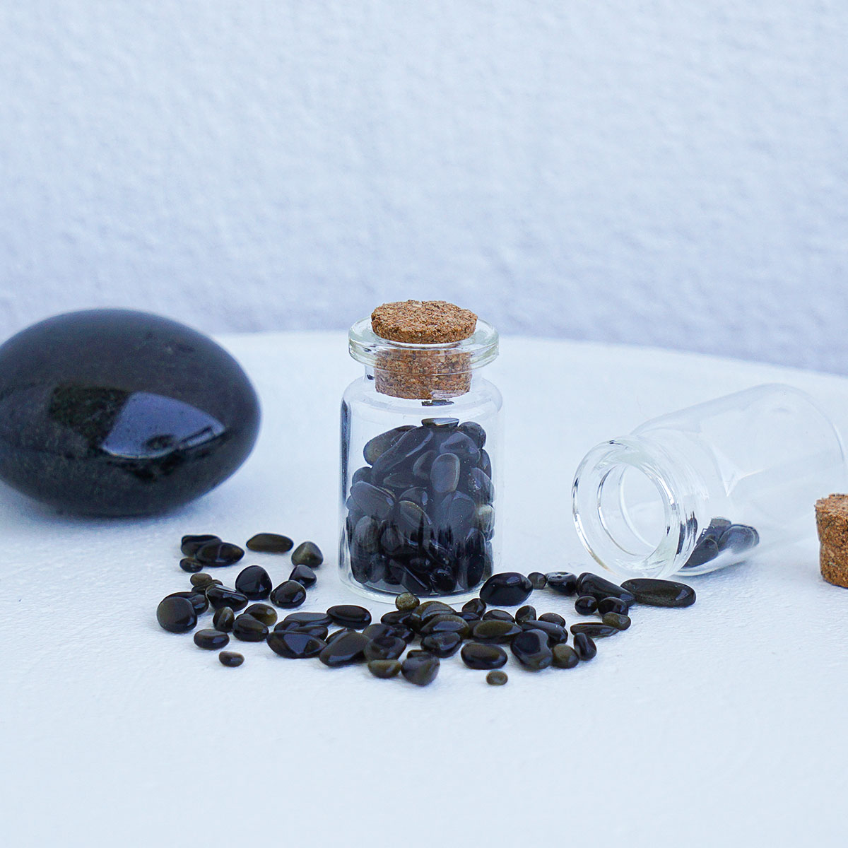 Obszidián chips üvegben