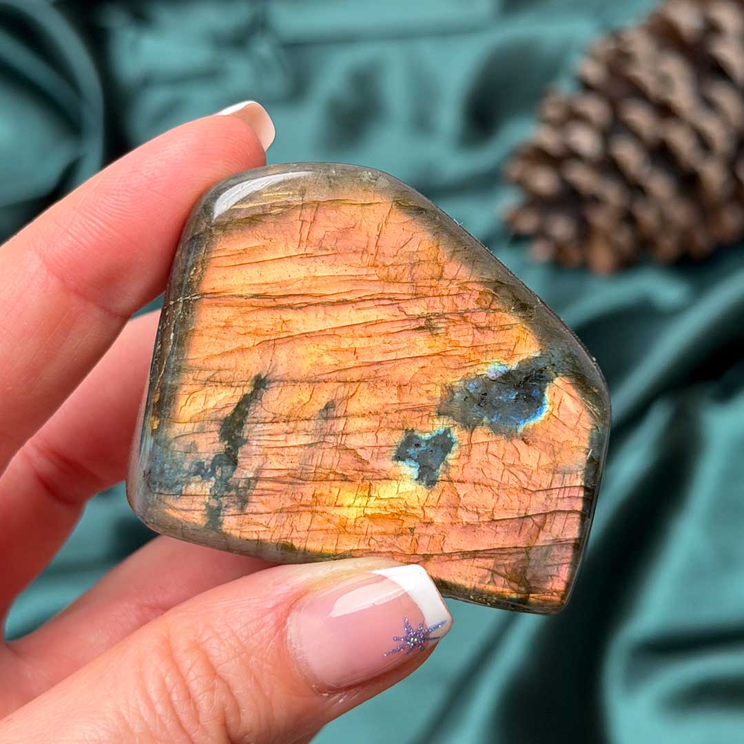 Madagaszkári Labradorit állvány (3)