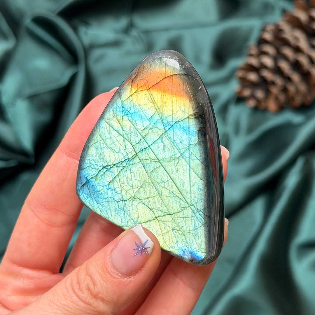 Madagaszkári Labradorit állvány (1)