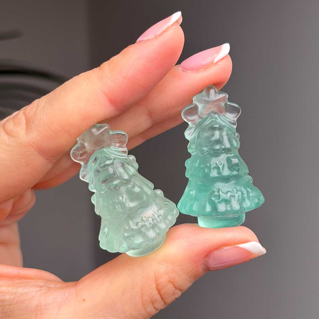 Fluorit karácsonyfa faragvány