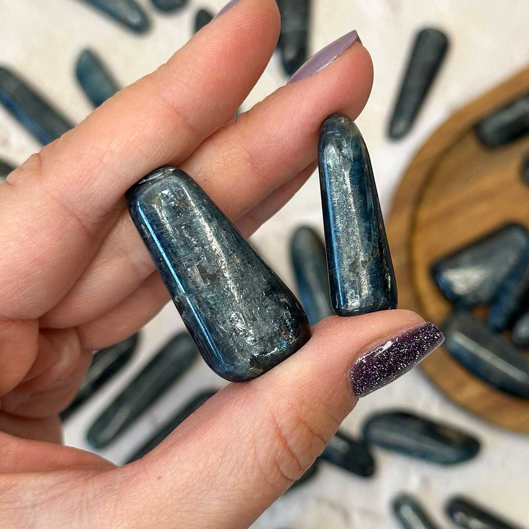 Kék Kianit csiszolat - prémium!