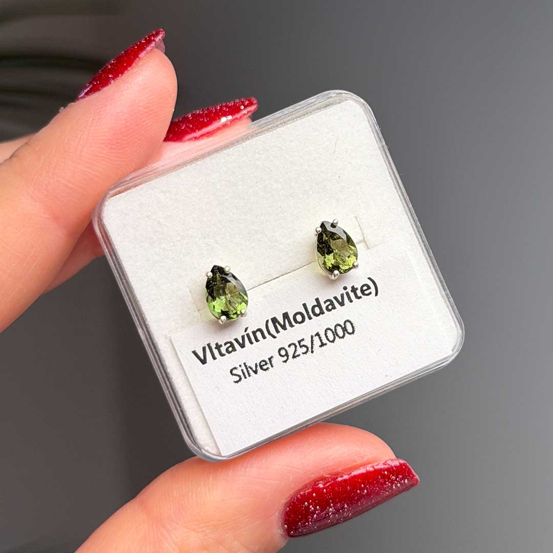 Moldavit fazettált köves fülbevaló ezüstbe foglalva - nagy méret (1)