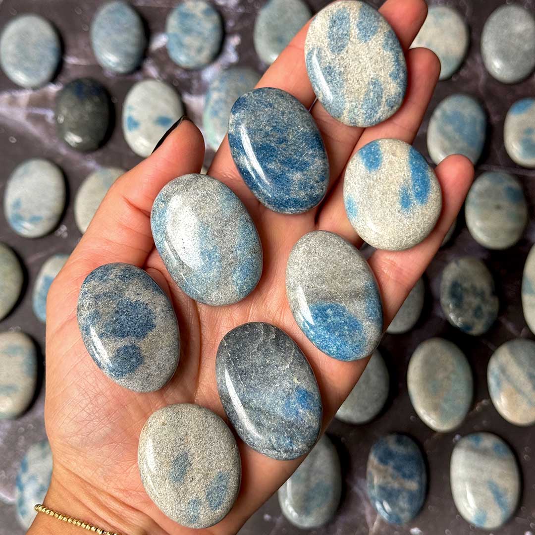 K2 - Cleavelandite-Apatit marokkő