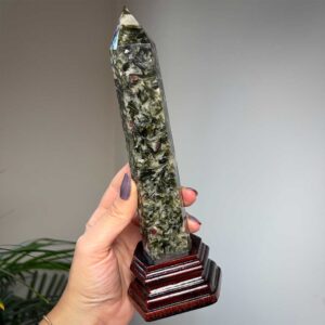 Zöld mica óriás torony fa talpon