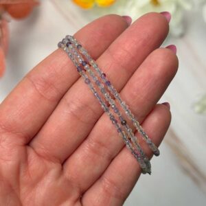 Fluorit fazettált karkötő kapoccsal