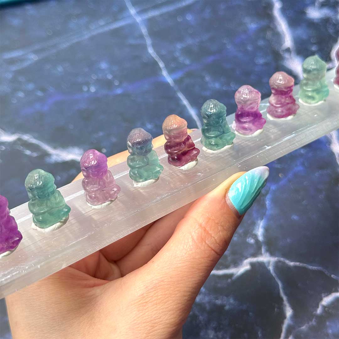 Fluorit ülő Buddha faragvány Ásványok , ásvány 2