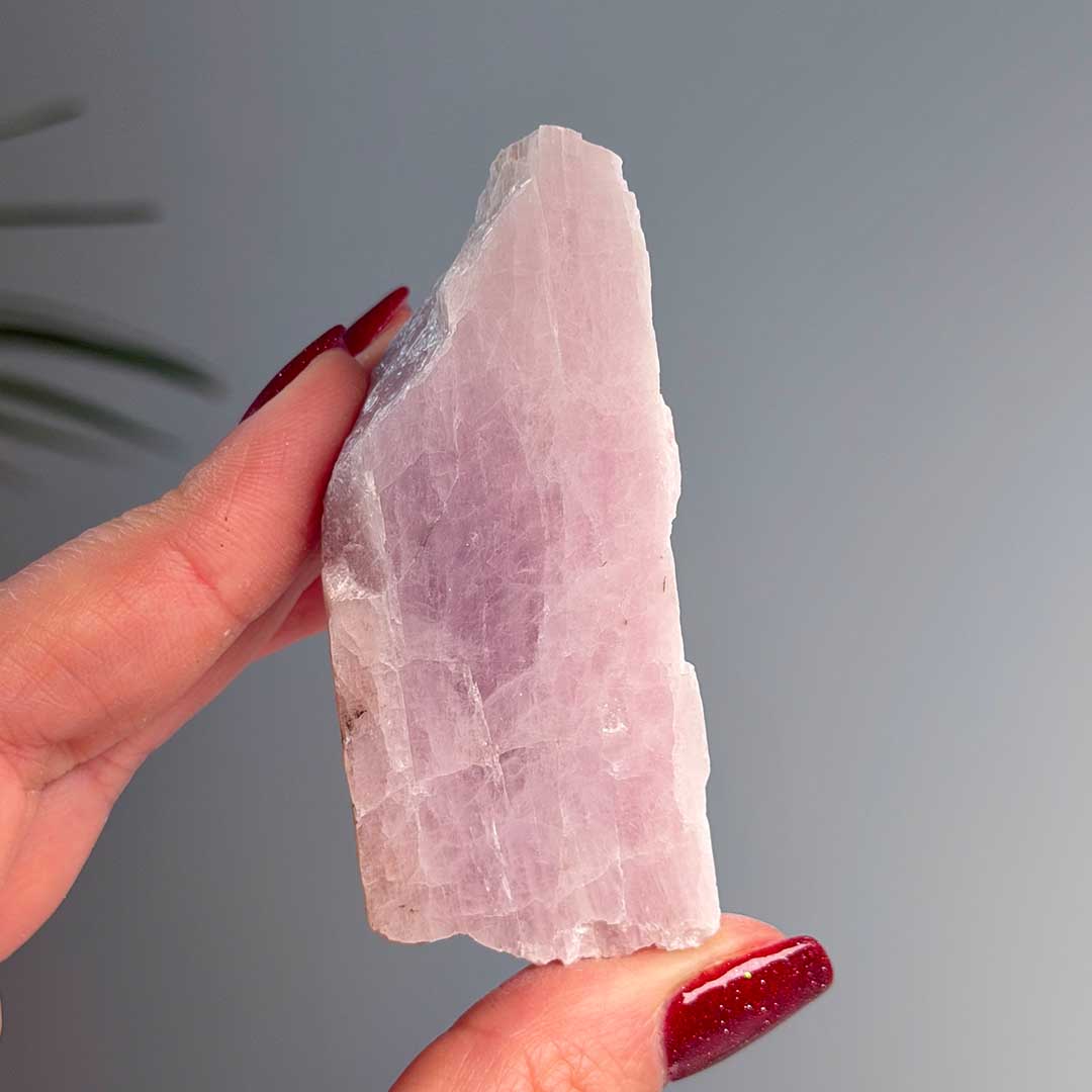 Félig nyers félig csiszolt Kunzit (16)