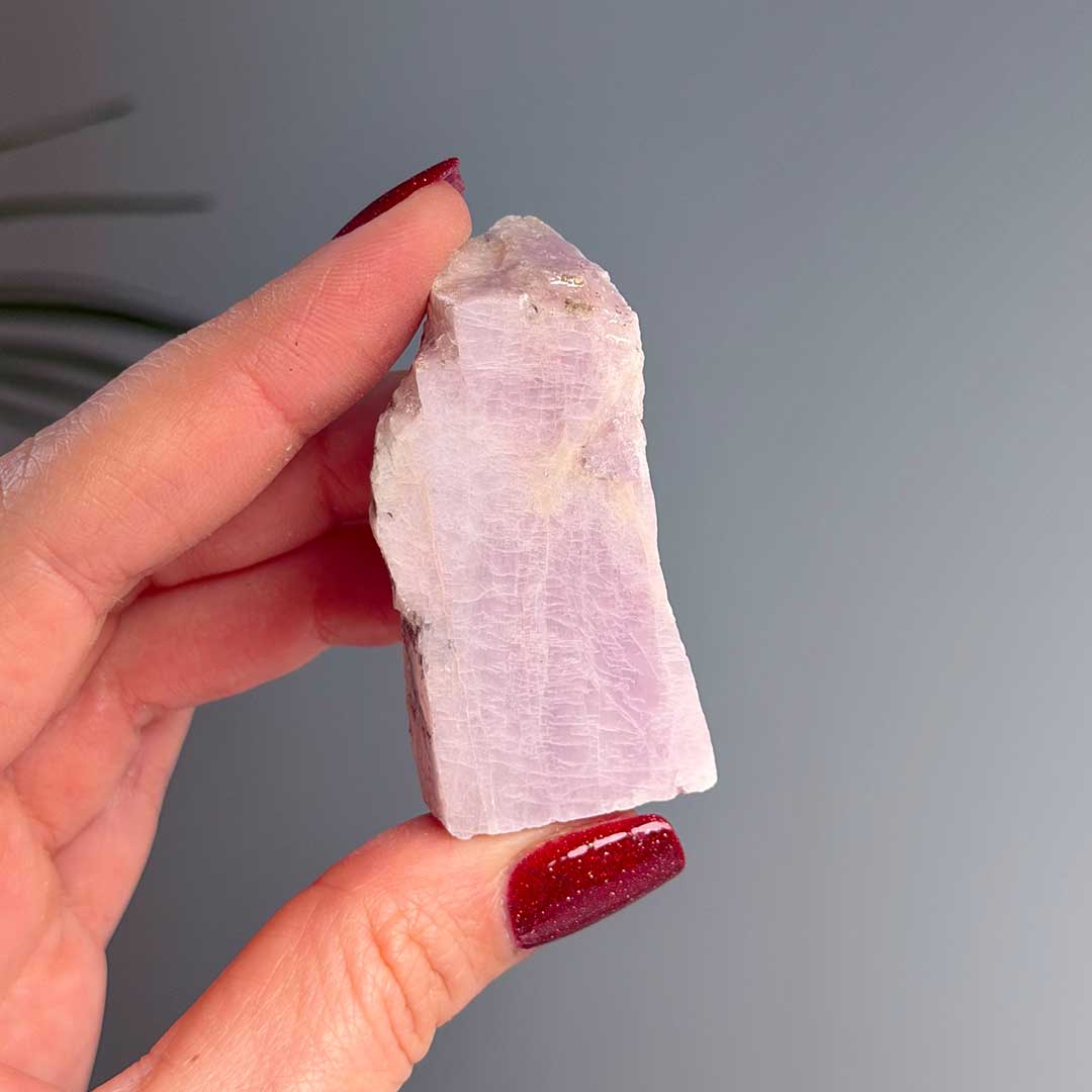 Félig nyers félig csiszolt Kunzit (14)