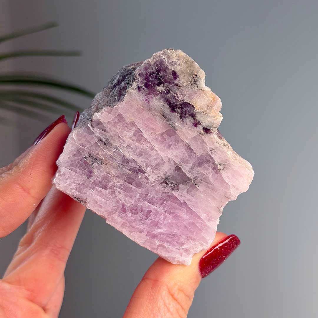 Félig nyers félig csiszolt Kunzit (8)