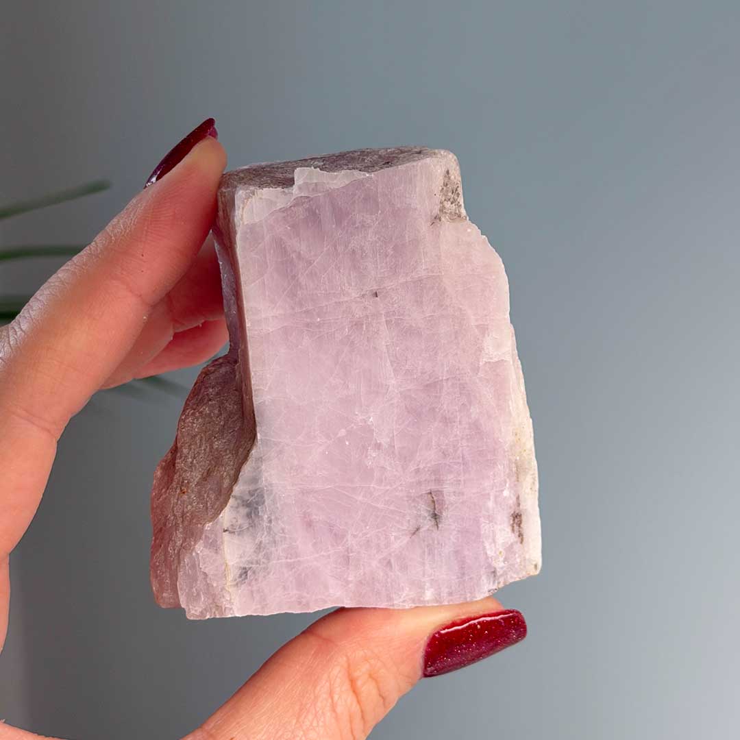 Félig nyers félig csiszolt Kunzit (6)