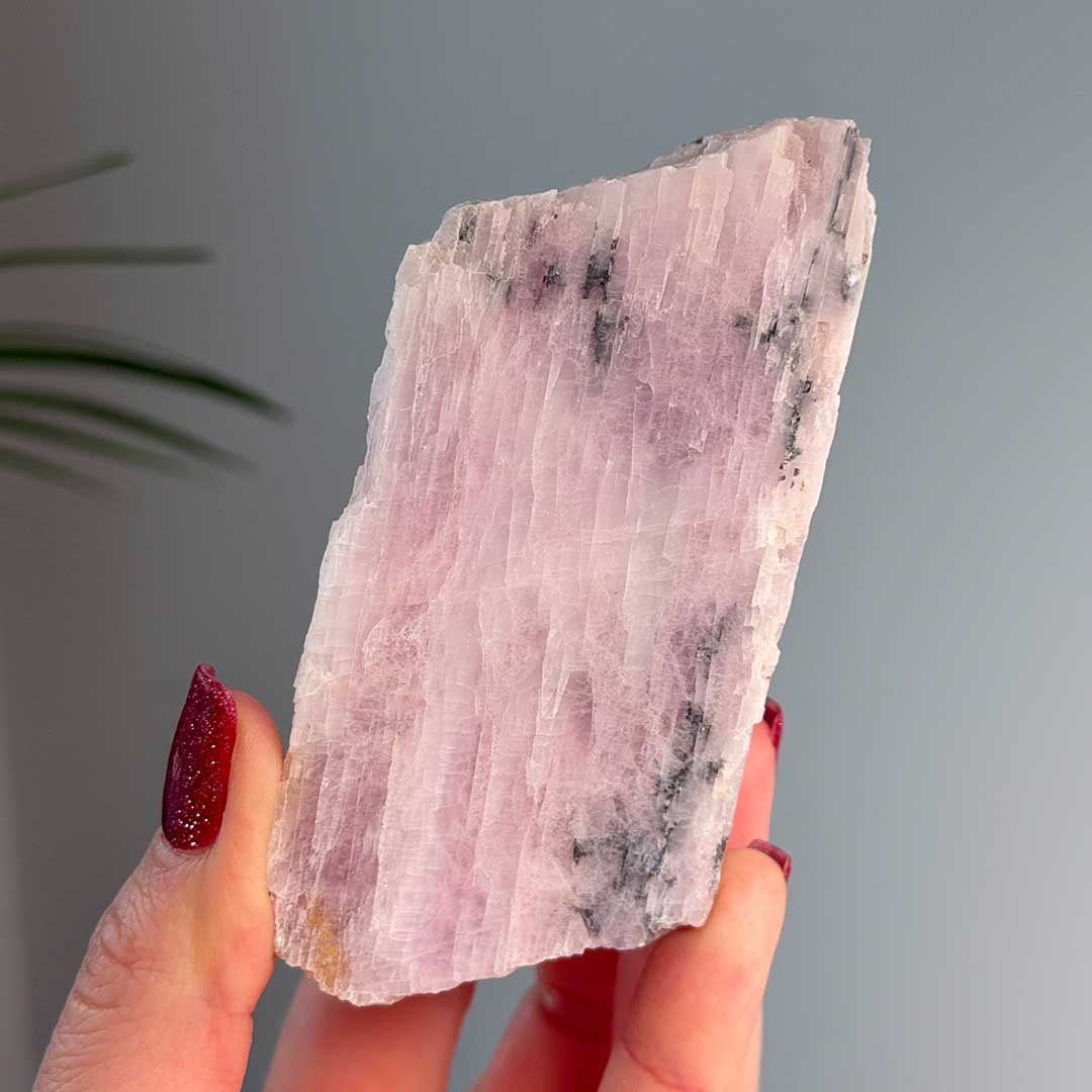 Félig nyers félig csiszolt Kunzit (3)