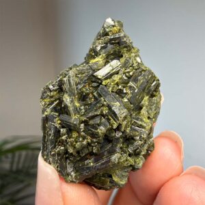 Nagy kristályos Epidot telep (7) - Egyedi termékek - termékfotó 1