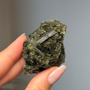 Nagy kristályos Epidot telep (3) - Egyedi termékek - termékfotó 1