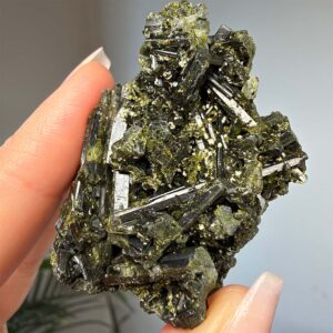 Nagy kristályos Epidot telep (1) - Egyedi termékek - termékfotó 1