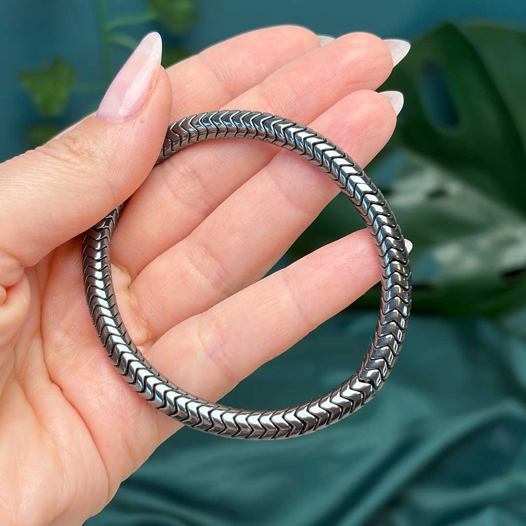 Hematit karkötő kígyószerű gyöngyszemekből - Natural kollekció - termékfotó 4