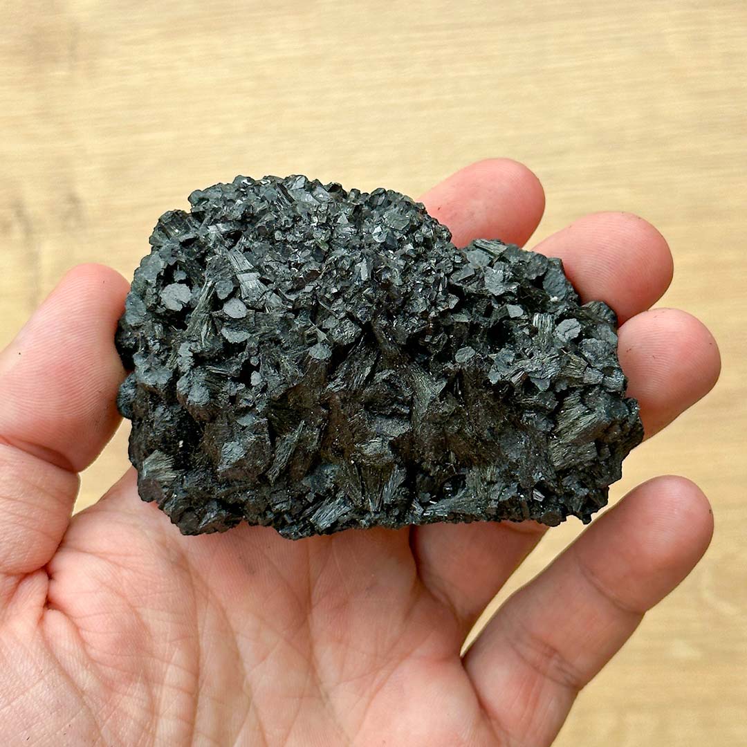 Turmalin nyers ásvány (egyedi)(3)